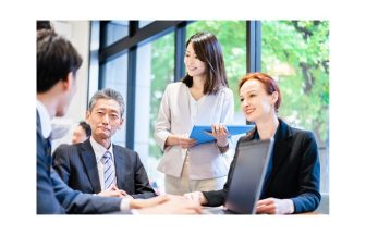 外国人　就職　通訳